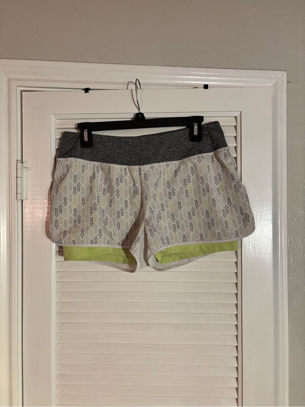 MPG Gray Waistband Active Shorts with Lime Liner and Subtle Print